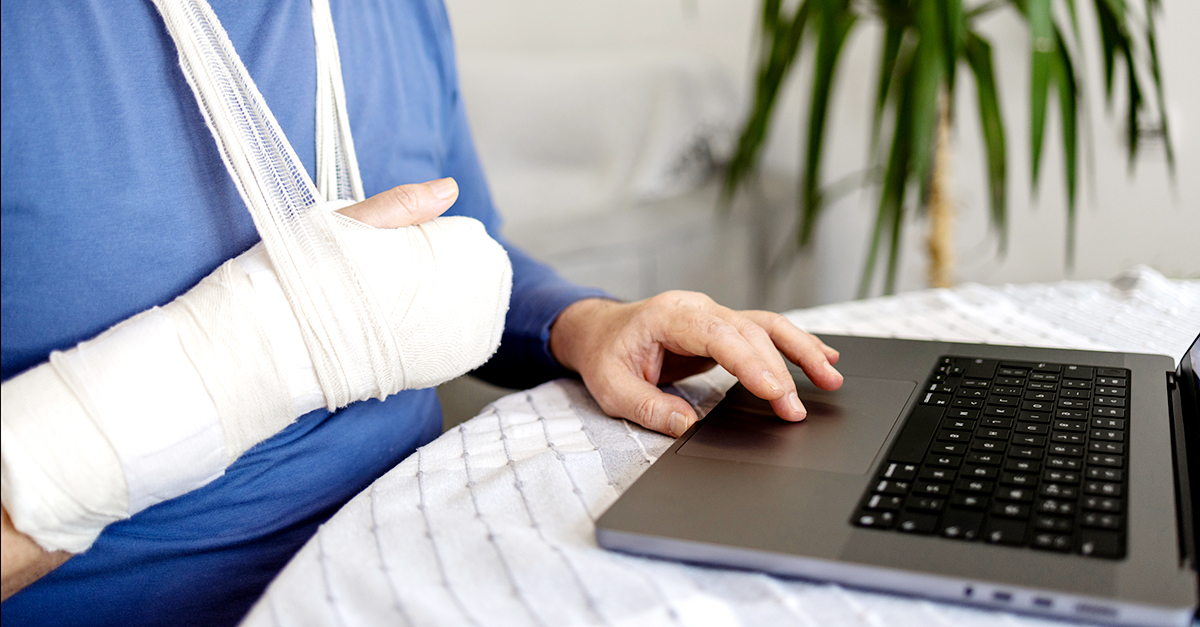 Using computer with a cast